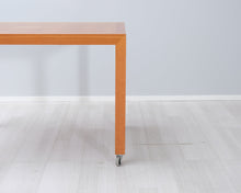 Load image into Gallery viewer, Sope kirsikkapuinen pöytä
