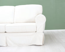 Lataa kuva Galleria-katseluun, 2-istuttava kangassohva raidallinen
