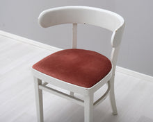 Lataa kuva Galleria-katseluun, Werner West Hugging Chair tuoli valkoinen
