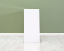 Load image into Gallery viewer, Lipasto liukuovilla valkoinen
