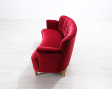 Lataa kuva Galleria-katseluun, 2,5-istuttava samettisohva punainen
