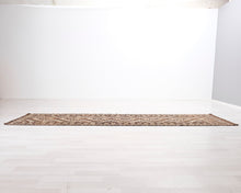Lataa kuva Galleria-katseluun, Kelim matto 102 x 396 cm
