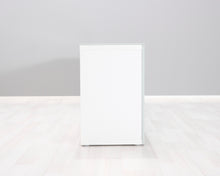 Load image into Gallery viewer, Säilytyskaluste Superfront-ovilla mintunvihreä
