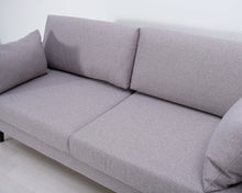 Lataa kuva Galleria-katseluun, 2-istuttava kangassohva harmaa
