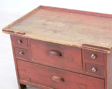 Load image into Gallery viewer, Vintage puulipasto

