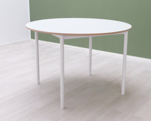 Lataa kuva Galleria-katseluun, Muuto Base pöytä ⌀ 110 cm valkoinen
