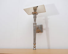 Load image into Gallery viewer, Seinävalaisin valkoinen
