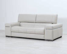 Lataa kuva Galleria-katseluun, Natuzzi Avana 2570 2,5-istuttava nahkasohva vaaleanharmaa
