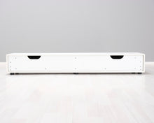 Lataa kuva Galleria-katseluun, BoConcept TV-taso valkoinen
