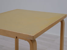 Ladda upp bild till gallerivisning, Artek pöytä 70 x 80 cm koivu / vaaleanvihreä
