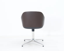 Lataa kuva Galleria-katseluun, Vitra Softshell tuoli tummanruskea

