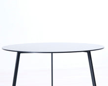Load image into Gallery viewer, Magis Striped Tavolo ruokapöytä ø 120 cm musta
