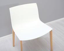 Ladda upp bild till gallerivisning, Arper Catifa 53 tuoli
