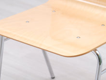 Ladda upp bild till gallerivisning, Tuoli metallijaloilla

