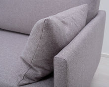 Lataa kuva Galleria-katseluun, 2-istuttava kangassohva harmaa
