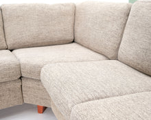 Ladda upp bild till gallerivisning, Laulumaa 5-istuttava kulmasohva beige
