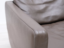 Ladda upp bild till gallerivisning, Natuzzi nahkanojatuoli ruskea
