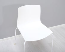 Ladda upp bild till gallerivisning, Arper Catifa 46 tuoli
