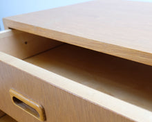 Ladda upp bild till gallerivisning, Liinavaatekaappi

