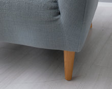 Lataa kuva Galleria-katseluun, Crate &amp; Barrel Pennie nojatuoli siniharmaa
