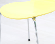 Lataa kuva Galleria-katseluun, Fritz Hansen 3101 tuoli keltainen
