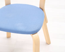 Ladda upp bild till gallerivisning, Artek 69 tuoli koivu / vaaleansininen

