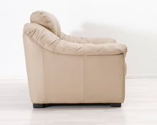 Lataa kuva Galleria-katseluun, 2-istuttava nahkasohva beige
