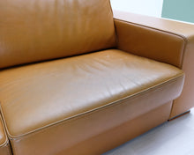 Load image into Gallery viewer, Natuzzi 3-istuttava nahkasohva ruskea
