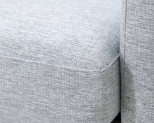 Lataa kuva Galleria-katseluun, 2-istuttava kangassohva harmaa
