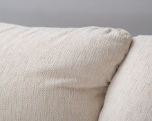 Load image into Gallery viewer, Pohjanmaan Sheraton 3-istuttava beige kangassohva
