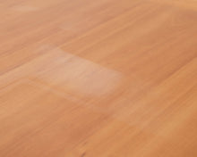 Load image into Gallery viewer, Sope kirsikkapuinen pöytä

