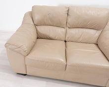 Lataa kuva Galleria-katseluun, 2-istuttava nahkasohva beige
