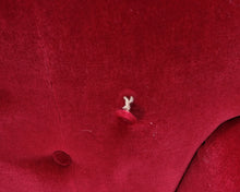 Lataa kuva Galleria-katseluun, 2,5-istuttava samettisohva punainen
