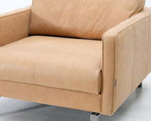 Load image into Gallery viewer, Furninova nahkanojatuoli beige
