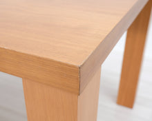 Lataa kuva Galleria-katseluun, BoConcept ruokapöytä
