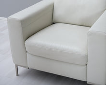 Lataa kuva Galleria-katseluun, Italsofa nahkanojatuoli valkoinen
