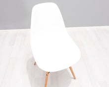 Ladda upp bild till gallerivisning, Vitra Eames DSW tuoli valkoinen
