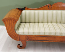 Lataa kuva Galleria-katseluun, Karl Johan -tyylinen sohva
