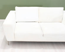 Lataa kuva Galleria-katseluun, Natuzzi 2-istuttava kangassohva valkoinen
