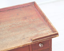 Load image into Gallery viewer, Vintage puulipasto
