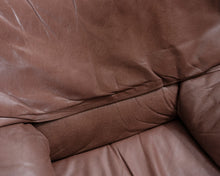 Lataa kuva Galleria-katseluun, The Leather Factory nahkanojatuoli ja rahi ruskea
