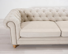 Load image into Gallery viewer, Chesterfield 3-istuttava sohva beige
