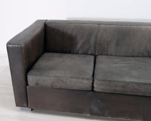 Load image into Gallery viewer, BoConcept 3-istuttava nahkasohva tummanruskea
