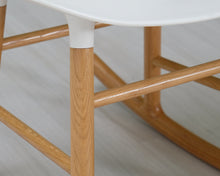 Ladda upp bild till gallerivisning, Normann Copenhagen Form keinutuoli valkoinen
