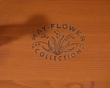 Lataa kuva Galleria-katseluun, Mayflower Collection naulakko
