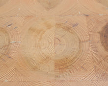 Load image into Gallery viewer, Pyöreä puupöytä
