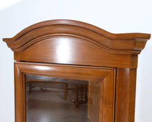 Load image into Gallery viewer, Kulmakaappi lasiovella
