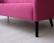 Lataa kuva Galleria-katseluun, 2-istuttava kangassohva pinkki
