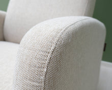Ladda upp bild till gallerivisning, Pohjanmaan nojatuoli beige
