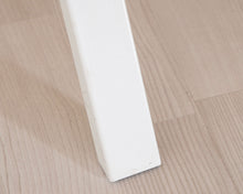 Load image into Gallery viewer, Pyöreä pöytä valkoinen
